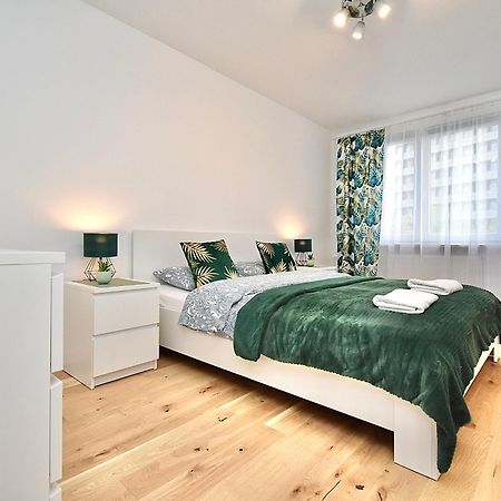 Rental Apartment Obrzezna ワルシャワ エクステリア 写真